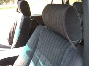 Image 45/50 of Mercedes-Benz 250 TD Turbo (1992)