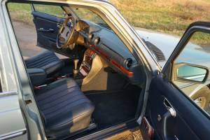 Image 10/22 of Mercedes-Benz 240 TD (1981)
