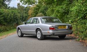 Immagine 3/50 di Jaguar XJ 8 Executive (2002)