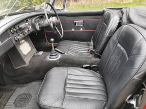 Image 19/58 of MG MGB (1968)