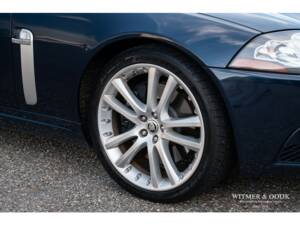 Bild 19/29 von Jaguar XKR (2008)