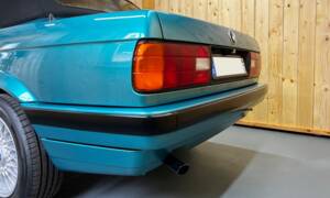 Immagine 3/21 di BMW 318i (1991)