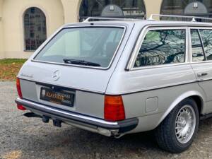 Bild 13/24 von Mercedes-Benz 280 TE (1984)