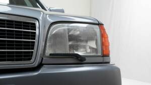 Bild 11/15 von Mercedes-Benz 300 SE (1992)