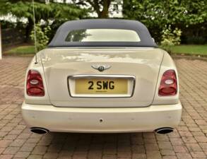 Image 11/50 of Bentley Azure (2009)