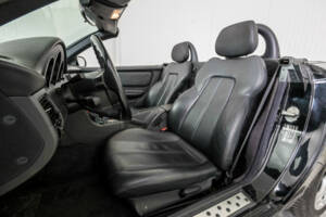 Image 24/45 of Mercedes-Benz SLK 200 (1999)