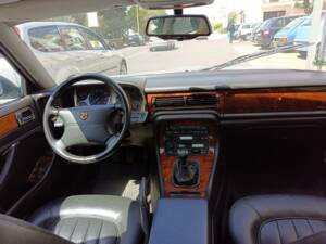 Image 5/33 of Jaguar XJ6 3.2 Executive (1995)