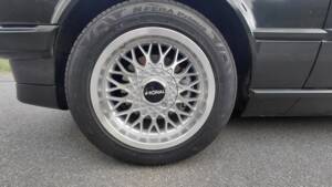 Immagine 45/53 di BMW 320i (1989)