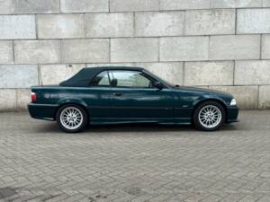 Image 3/8 of BMW 325i (1995)