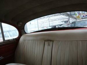 Image 22/27 of Jaguar Mk II 2.4 (1960)