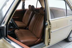 Imagen 6/12 de Mercedes-Benz 200 (1974)