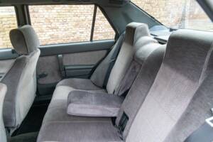 Afbeelding 34/50 van Alfa Romeo 75 2.0 Twin Spark (1988)