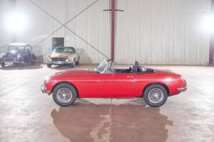 Image 16/27 of MG MGB GT (1972)