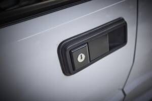 Image 48/93 of Lancia Delta HF Integrale Evoluzione I (1992)