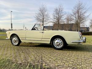 Image 7/33 of Alfa Romeo 2000 Spider (1960)