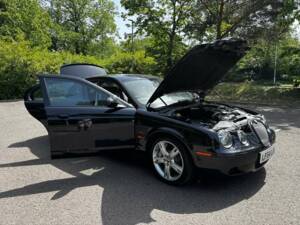 Bild 22/50 von Jaguar S-Type 4.2 V8 R (2004)