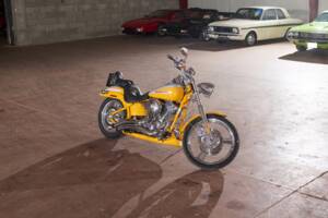 Immagine 5/13 di Harley-Davidson FXSTD-SE2 Screamin’ Eagle Softail Deuce CVO (2004)
