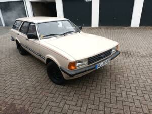 Imagen 1/16 de Ford Taunus 2.3 Turnier V6 (1982)