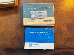 Image 48/50 of Mercedes-Benz 280 SE 3,5 (1971)
