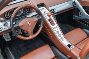 Image 49/50 de Porsche Carrera GT (2005)