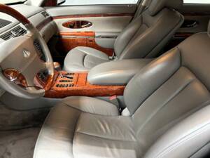 Image 12/15 of Maybach 57 (2004)
