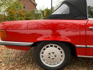 Image 38/177 de Mercedes-Benz 350 SL (1974)