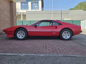 Image 38/95 of Ferrari 308 GTBi Quattrovalvole (1984)