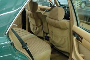 Bild 24/50 von Mercedes-Benz 260 SE (1990)