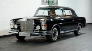 Bild 18/34 von Mercedes-Benz 220 SE b (1963)