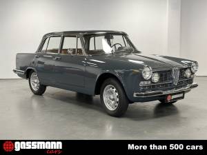 Image 3/15 of Alfa Romeo 2600 Berlina (1965)