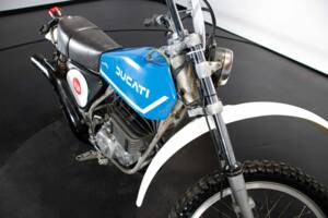 Image 38/50 of Ducati DUMMY (1976)