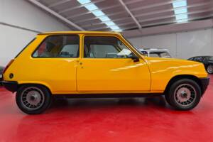 Image 31/34 of Renault R 5 Alpine Turbo (1981)