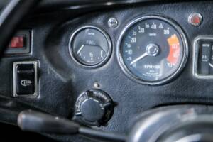 Bild 20/50 von MG MGB GT (1968)