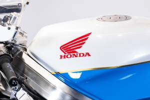 Image 13/48 of Honda DUMMY (1997)