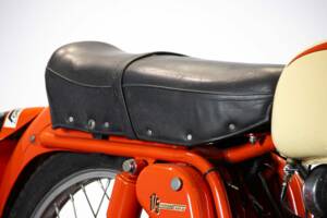 Bild 39/50 von Gilera 175 Sport (1956)