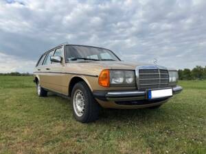 Immagine 5/13 di Mercedes-Benz 280 TE (1982)