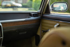 Image 36/46 of BMW 525 (1978)