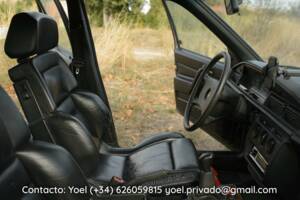 Image 16/41 of Mercedes-Benz 190 E 2.6 (1987)