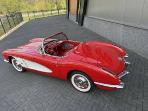 Image 26/50 of Chevrolet Corvette (1959)