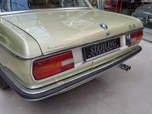 Immagine 34/39 di BMW 3,3 Li (1977)