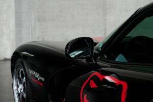 Image 22/50 of Dodge Viper GTS (2005)