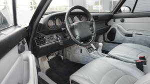 Immagine 6/41 di Porsche 911 Carrera 4 (1995)