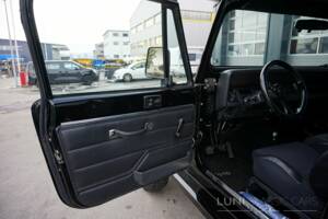 Image 30/50 de Jeep Wrangler 4.0 (1992)