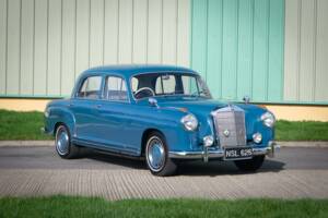 Bild 8/31 von Mercedes-Benz 220 a (1955)