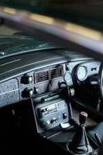 Bild 25/38 von MG MGB GT (1975)