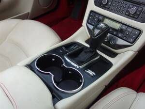Image 65/99 of Maserati GranCabrio Sport (2015)