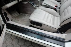 Image 33/60 de Porsche 911 Carrera 2 (1991)