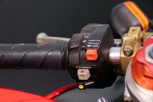 Imagen 28/50 de Ducati DUMMY (1994)