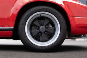 Image 17/29 of Porsche 911 Carrera 3.2 (1989)