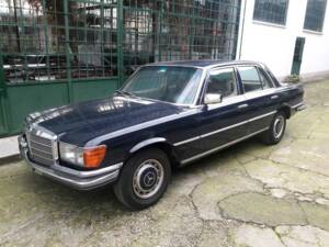 Image 4/25 de Mercedes-Benz 280 SE (1979)
